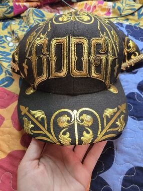 COOGI Black and Gold Embroidered Decorative Baseball Cap
